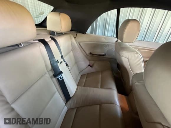 ✅ 2005 BMW 3 Series 330Ci • VIN: WBABW53475PL52474 • Lot: 68748475. Wystawiony na Copart z przebiegiem 101 403 mil. Bezpłatny archiwum sprzedaży aukcyjnych z USA i szczegółowy raport historii pojazdu na DreamBid. Zdjęcie 6.