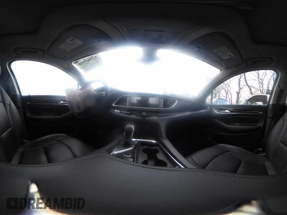 ✅ 2020 Buick Enclave Avenir • VIN: 5GAEVCKW9LJ148318 • Lot: 42065018. Wystawiony na IAAI z przebiegiem 77 783 mil. Bezpłatny archiwum sprzedaży aukcyjnych z USA i szczegółowy raport historii pojazdu na DreamBid. Zdjęcie 18.