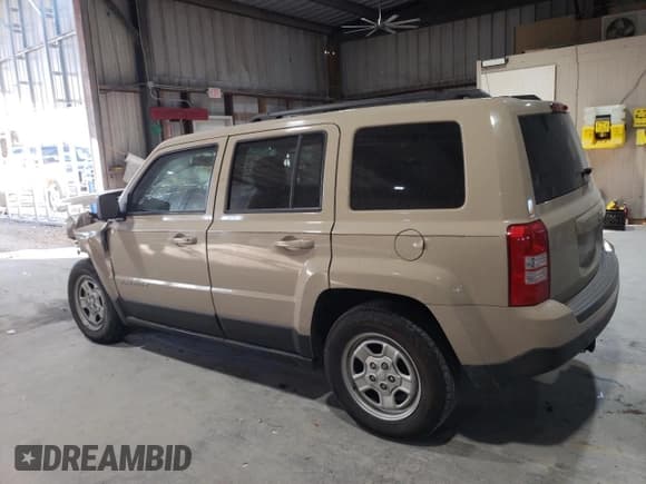 ✅ 2017 Jeep Patriot Sport • VIN: 1C4NJPBA2HD158409 • Lot: 94179595. Wystawiony na Copart z przebiegiem Nie podano. Bezpłatny archiwum sprzedaży aukcyjnych z USA i szczegółowy raport historii pojazdu na DreamBid. Zdjęcie 2.