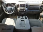 ✅ 2019 Chevrolet Silverado 1500 Custom Trail Boss • VIN: 1GCRYCEF0KZ203242 • Lot: 68527264. Wystawiony na Copart z przebiegiem 103 789 mil. Bezpłatny archiwum sprzedaży aukcyjnych z USA i szczegółowy raport historii pojazdu na DreamBid. Zdjęcie 8.