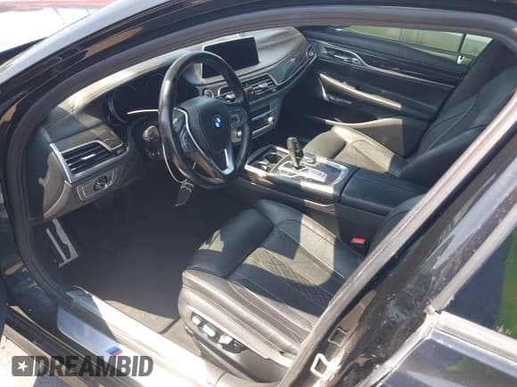 ✅ 2016 BMW 7 Series 750i • VIN: WBA7F0C52GGL99237 • Лот: 42930520. Опубликован ранее на IAAI с пробегом 98 578 миль. Бесплатный доступ к архиву аукционных продаж из США и подробный отчёт об истории автомобиля на DreamBid. Изображение 5.