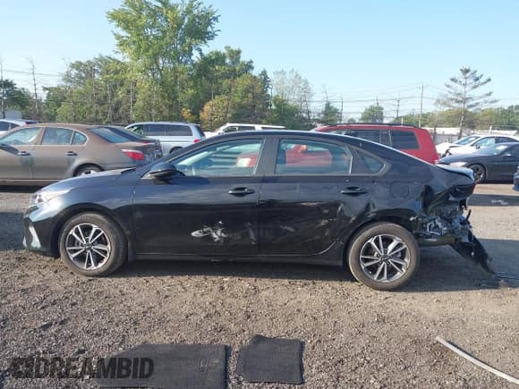 ✅ 2023 Kia Forte LXS • VIN: 3KPF24AD9PE589290 • Лот: 43200254. Опубликован ранее на IAAI с пробегом 28 901 миль. Бесплатный доступ к архиву аукционных продаж из США и подробный отчёт об истории автомобиля на DreamBid. Изображение 14.