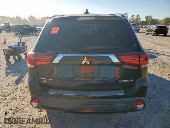 ✅ 2018 Mitsubishi Outlander SE • VIN: JA4AD3A34JZ047168 • Lot: 90980635. Listed on Copart with 130,829 mi. Free auction sales archive from the USA and detailed vehicle history report at DreamBid. Image 6.