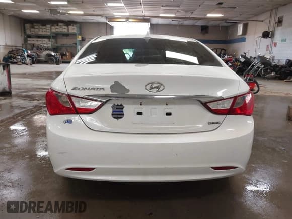 ✅ 2011 Hyundai Sonata Limited • VIN: 5NPEC4AC9BH035431 • Lot: 42960977. Listed on IAAI with 185,739 mi. Free auction sales archive from the USA and detailed vehicle history report at DreamBid. Image 16.