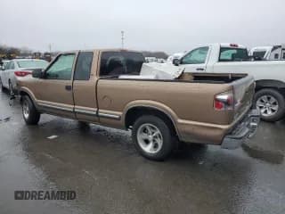 ✅ 2002 Chevrolet S-10 LS • VIN: 1GCCS19W428206964 • Лот: 45085975. Опубликован ранее на Copart с пробегом 154 450 миль. Бесплатный доступ к архиву аукционных продаж из США и подробный отчёт об истории автомобиля на DreamBid. Изображение 2.