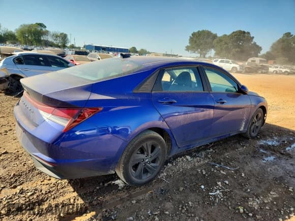 ✅ 2023 Hyundai Elantra SEL • VIN: KMHLM4AG1PU584492 • Lot: 84751315. Listed on Copart with 23,767 mi. Free auction sales archive from the USA and detailed vehicle history report at DreamBid. Image 3.