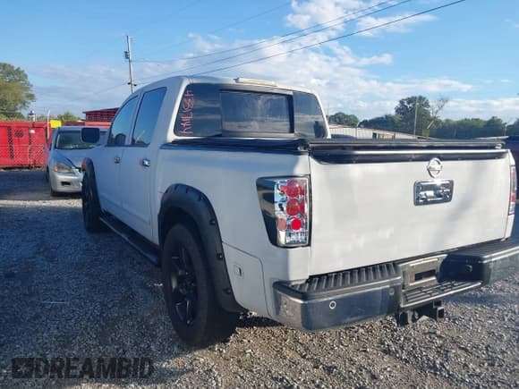 ✅ 2015 Nissan Titan SL • VIN: 1N6BA0ED0FN506101 • Лот: 43317144. Опубликован ранее на IAAI с пробегом 245 822 миль. Бесплатный доступ к архиву аукционных продаж из США и подробный отчёт об истории автомобиля на DreamBid. Изображение 3.