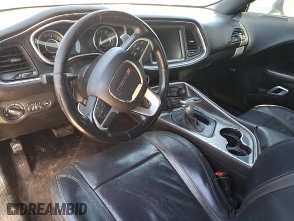 2016 Dodge Challenger SXT Plus z VIN 2C3CDZAG3GH201998, wystawiony jako Copart lot #87096895 z przebiegiem 128 701 mil mil oraz Czysty tytuł • Clean title. Historia ofert i sprzedaży dostępna na DreamBid. Obrazek 8.