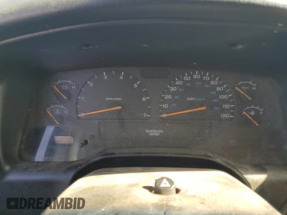 ✅ 2001 Dodge Dakota Sport • VIN: 1B7GG2AN71S105088 • Lot: 42582725. Wystawiony na Copart z przebiegiem Nie podano. Bezpłatny archiwum sprzedaży aukcyjnych z USA i szczegółowy raport historii pojazdu na DreamBid. Zdjęcie 9.