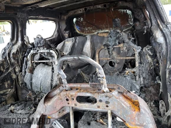 ✅ 2021 Chrysler Pacifica Touring L • VIN: 2C4RC1BG3MR528724 • Lot: 85741655. Listed on Copart with Not provided. Free auction sales archive from the USA and detailed vehicle history report at DreamBid. Image 10.