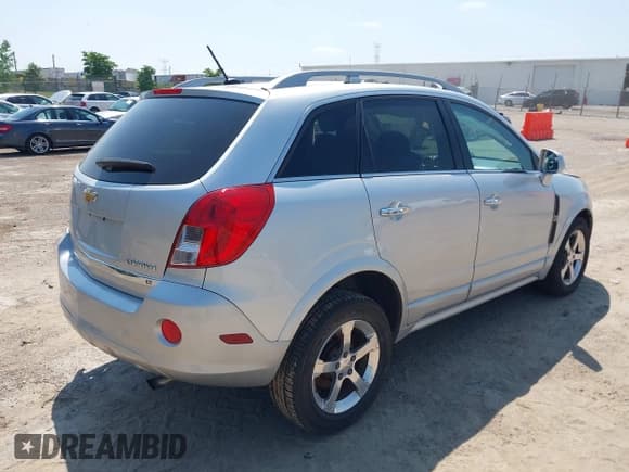 ✅ 2014 Chevrolet Captiva Sport LT • VIN: 3GNAL3EK9ES513889 • Lot: 42724185. Wystawiony na IAAI z przebiegiem 160 769 mil. Bezpłatny archiwum sprzedaży aukcyjnych z USA i szczegółowy raport historii pojazdu na DreamBid. Zdjęcie 4.