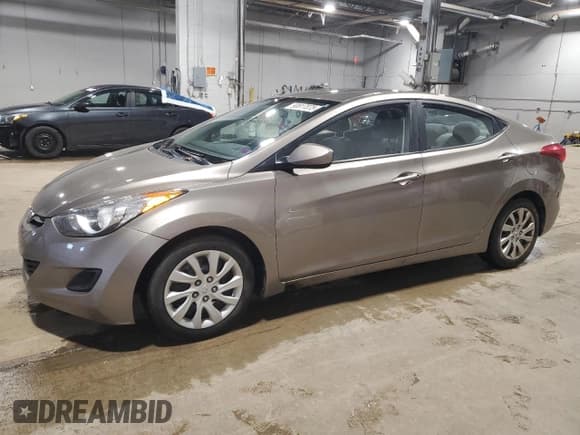 ✅ 2013 Hyundai Elantra Limited • VIN: 5NPDH4AE8DH332840 • Lot: 90817075. Listed on Copart with 146,221 mi. Free auction sales archive from the USA and detailed vehicle history report at DreamBid. Image 1.