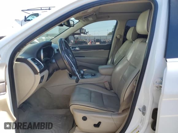 ✅ 2015 Jeep Grand Cherokee Overland • VIN: 1C4RJFCM4FC618516 • Lot: 58671455. Wystawiony na Copart z przebiegiem 221 550 mil. Bezpłatny archiwum sprzedaży aukcyjnych z USA i szczegółowy raport historii pojazdu na DreamBid. Zdjęcie 7.