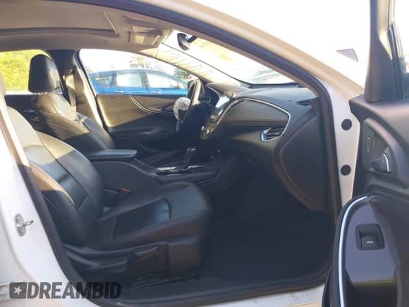 ✅ 2019 Chevrolet Malibu LT • VIN: 1G1ZD5STXKF199955 • Lot: 43335146. Wystawiony na IAAI z przebiegiem 126 678 mil. Bezpłatny archiwum sprzedaży aukcyjnych z USA i szczegółowy raport historii pojazdu na DreamBid. Zdjęcie 5.