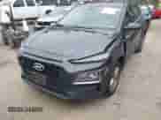 2019 Hyundai Kona SE z VIN KM8K12AA1KU268376, wystawiony jako IAAI lot #43570515 z przebiegiem 69 560 mil mil oraz . Historia ofert i sprzedaży dostępna na DreamBid. Obrazek 6.