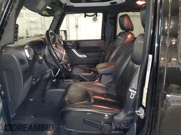 ✅ 2013 Jeep Wrangler Unlimited Sahara • VIN: 1C4BJWEG8DL585672 • Lot: 89521145. Wystawiony na Copart z przebiegiem 227 429 mil. Bezpłatny archiwum sprzedaży aukcyjnych z USA i szczegółowy raport historii pojazdu na DreamBid. Zdjęcie 7.