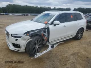 ✅ 2023 Volvo XC90 Plus • VIN: YV4H600N1P1951712 • Lot: 84023375. Wystawiony na Copart z przebiegiem 50 615 mil. Bezpłatny archiwum sprzedaży aukcyjnych z USA i szczegółowy raport historii pojazdu na DreamBid. Zdjęcie 1.