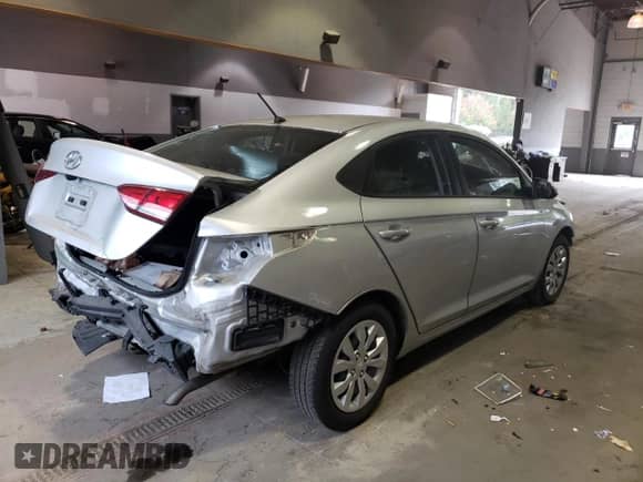 2020 Hyundai Accent SE z VIN 3KPC24A6XLE095390, wystawiony jako Copart lot #72618833 z przebiegiem 48 106 mil mil oraz . Historia ofert i sprzedaży dostępna na DreamBid. Obrazek 3.