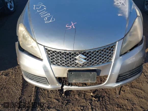 ✅ 2010 Suzuki Kizashi SE • VIN: JS2RE9A37A6100932 • Lot: 43786676. Listed on IAAI with Not provided. Free auction sales archive from the USA and detailed vehicle history report at DreamBid. Image 10.