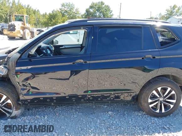 ✅ 2024 Volkswagen Tiguan S • VIN: 3VVRB7AX9RM113348 • Лот: 43115150. Опубликован ранее на IAAI с пробегом 9 065 миль. Бесплатный доступ к архиву аукционных продаж из США и подробный отчёт об истории автомобиля на DreamBid. Изображение 15.