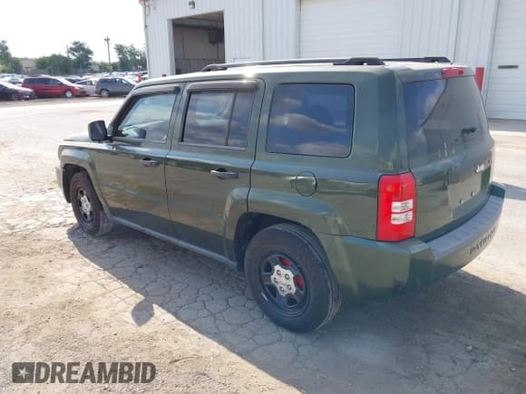 ✅ 2009 Jeep Patriot Sport • VIN: 1J4FT28A79D184301 • Lot: 42962773. Wystawiony na IAAI z przebiegiem 131 328 mil. Bezpłatny archiwum sprzedaży aukcyjnych z USA i szczegółowy raport historii pojazdu na DreamBid. Zdjęcie 3.