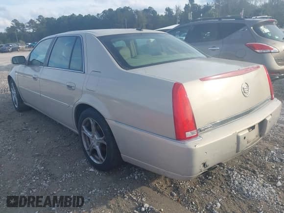 ✅ 2007 Cadillac DTS Luxury II • VIN: 1G6KD57Y37U206179 • Лот: 43804005. Опубликован ранее на IAAI с пробегом 189 919 миль. Бесплатный доступ к архиву аукционных продаж из США и подробный отчёт об истории автомобиля на DreamBid. Изображение 3.
