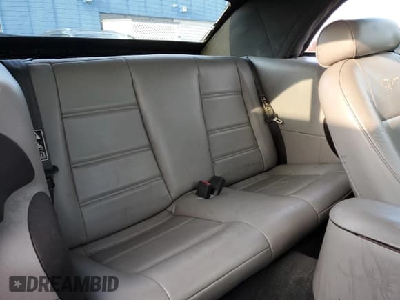 ✅ 2002 Ford Mustang Deluxe • VIN: 1FAFP444X2F188199 • Lot: 91163155. Listed on Copart with 111,373 mi. Free auction sales archive from the USA and detailed vehicle history report at DreamBid. Image 10.