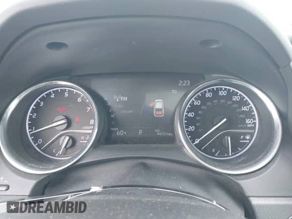 2020 Toyota Camry SE with VIN 4T1J11BK4LU019102, listed as a IAAI auction lot 42570825 with 44,257 mi miles and . Bid and sale history available at DreamBid. Image 7.