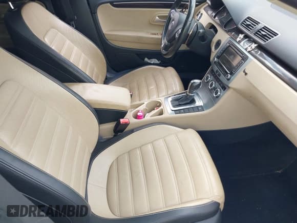 ✅ 2014 Volkswagen CC Executive • VIN: WVWGU7ANXEE507486 • Лот: 41943516. Опубликован ранее на IAAI с пробегом 148 796 миль. Бесплатный доступ к архиву аукционных продаж из США и подробный отчёт об истории автомобиля на DreamBid. Изображение 5.