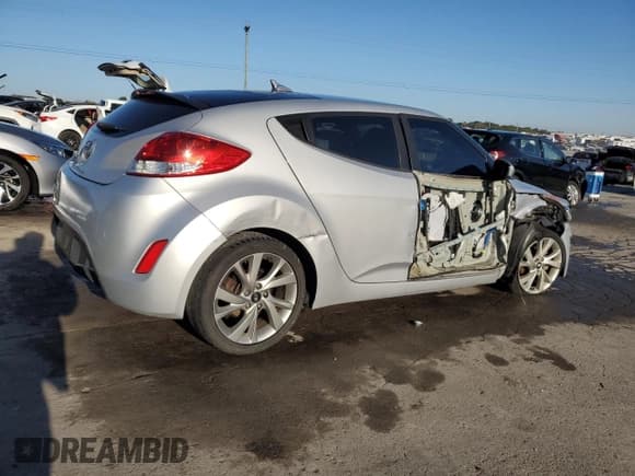 ✅ 2017 Hyundai Veloster • VIN: KMHTC6AD9HU319292 • Lot: 75811954. Wystawiony na Copart z przebiegiem 105 702 mil. Bezpłatny archiwum sprzedaży aukcyjnych z USA i szczegółowy raport historii pojazdu na DreamBid. Zdjęcie 3.