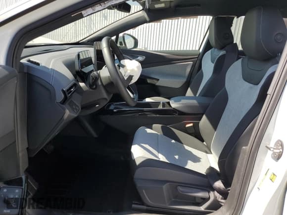 ✅ 2025 Volkswagen ID.4 Pro • VIN: 1V2CRPE83SC007633 • Лот: 64758145. Опубликован ранее на Copart с пробегом 346 миль. Бесплатный доступ к архиву аукционных продаж из США и подробный отчёт об истории автомобиля на DreamBid. Изображение 7.