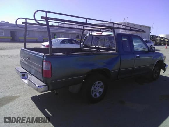 ✅ 1998 Toyota T100 SR5 • VIN: JT4TN14D4W0041404 • Lot: 45799435. Wystawiony na Copart z przebiegiem 340 047 mil. Bezpłatny archiwum sprzedaży aukcyjnych z USA i szczegółowy raport historii pojazdu na DreamBid. Zdjęcie 3.