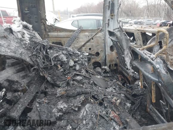 ✅ 2023 Toyota Tundra 1794 Edition • VIN: 5TFMA5DB2PX116633 • Лот: 41556030. Опубликован ранее на IAAI с пробегом 35 500 миль. Бесплатный доступ к архиву аукционных продаж из США и подробный отчёт об истории автомобиля на DreamBid. Изображение 8.