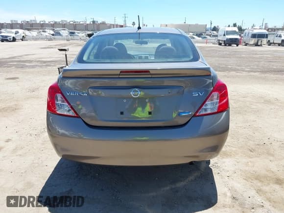 ✅ 2013 Nissan Versa S Plus • VIN: 3N1CN7AP3DL892162 • Lot: 42831545. Wystawiony na IAAI z przebiegiem 150 232 mil. Bezpłatny archiwum sprzedaży aukcyjnych z USA i szczegółowy raport historii pojazdu na DreamBid. Zdjęcie 17.
