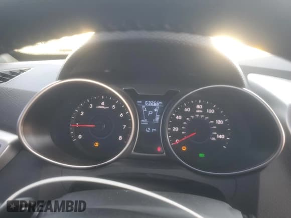 ✅ 2016 Hyundai Veloster • VIN: KMHTC6ADXGU251227 • Lot: 74374414. Wystawiony na Copart z przebiegiem 63 266 mil. Bezpłatny archiwum sprzedaży aukcyjnych z USA i szczegółowy raport historii pojazdu na DreamBid. Zdjęcie 9.