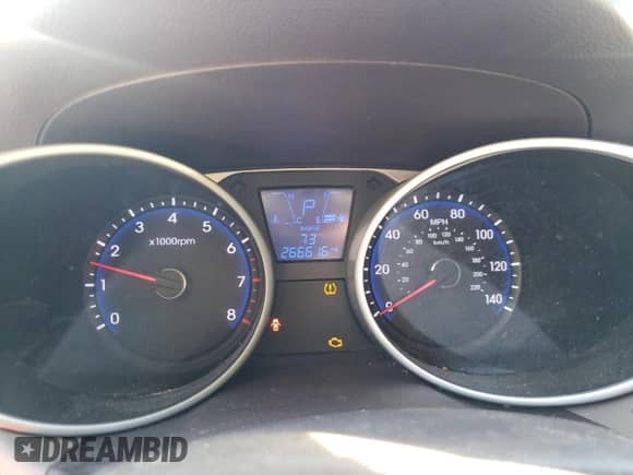 2013 Hyundai Tucson GLS z VIN KM8JU3AC9DU612128, wystawiony jako Copart lot #91513955 z przebiegiem 266 616 mil mil oraz Czysty tytuł • Clean title. Historia ofert i sprzedaży dostępna na DreamBid. Obrazek 9.