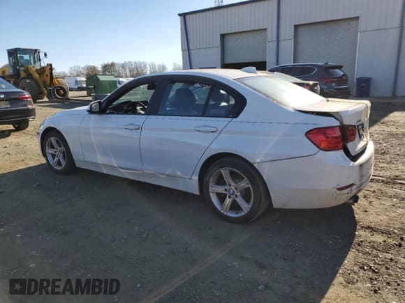 ✅ 2013 BMW 3 Series 328i xDrive • VIN: WBA3B5C59DF594423 • Lot: 92720765. Listed on Copart with 160,402 mi. Free auction sales archive from the USA and detailed vehicle history report at DreamBid. Image 2.