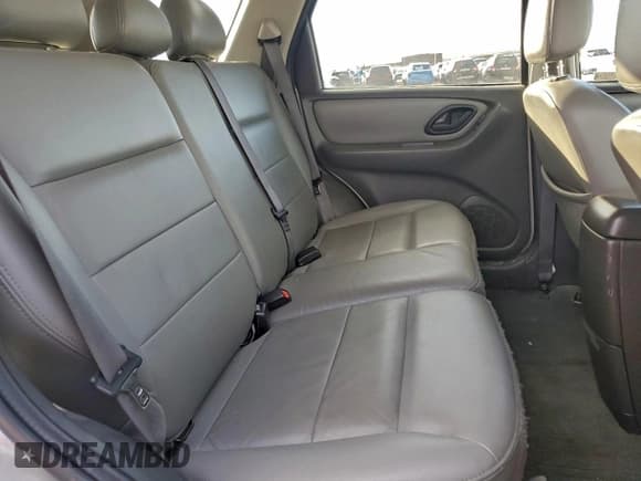 ✅ 2006 Ford Escape XLT • VIN: 1FMYU93106KC43316 • Lot: 93957845. Wystawiony na Copart z przebiegiem 152 864 mil. Bezpłatny archiwum sprzedaży aukcyjnych z USA i szczegółowy raport historii pojazdu na DreamBid. Zdjęcie 11.