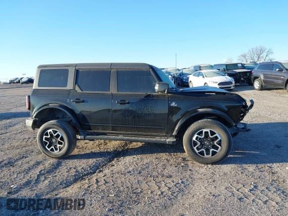 ✅ 2022 Ford Bronco • VIN: 1FMDE5BH0NLB07571 • Lot: 41299606. Wystawiony na IAAI z przebiegiem 28 298 mil. Bezpłatny archiwum sprzedaży aukcyjnych z USA i szczegółowy raport historii pojazdu na DreamBid. Zdjęcie 13.