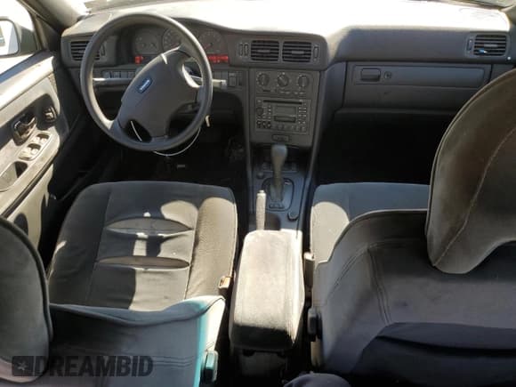 ✅ 1998 Volvo S70 • VIN: YV1LS5574W2522051 • Lot: 85093595. Listed on Copart with 181,291 mi. Free auction sales archive from the USA and detailed vehicle history report at DreamBid. Image 8.