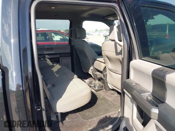 ✅ 2016 Ford F-150 XLT • VIN: 1FTEW1EP5GKF12089 • Lot: 43213120. Listed on IAAI with 156,361 mi. Free auction sales archive from the USA and detailed vehicle history report at DreamBid. Image 8.