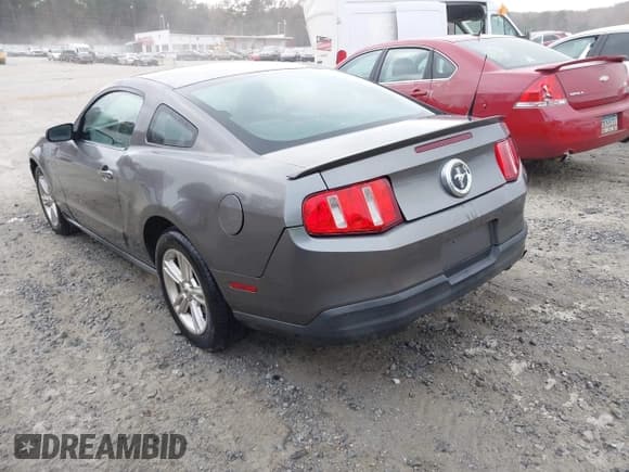 ✅ 2010 Ford Mustang V6 • VIN: 1ZVBP8AN9A5181906 • Lot: 43761422. Listed on IAAI with 137,673 mi. Free auction sales archive from the USA and detailed vehicle history report at DreamBid. Image 3.