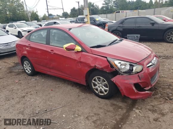 ✅ 2013 Hyundai Accent GLS • VIN: KMHCT4AEXDU514678 • Lot: 72201944. Wystawiony na Copart z przebiegiem 119 506 mil. Bezpłatny archiwum sprzedaży aukcyjnych z USA i szczegółowy raport historii pojazdu na DreamBid. Zdjęcie 4.