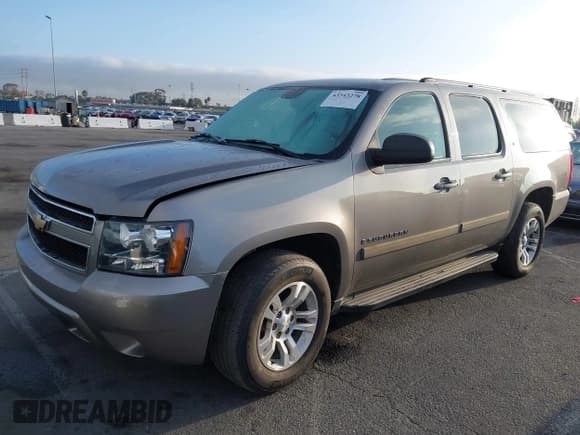 ✅ 2008 Chevrolet Suburban LTZ • VIN: 3GNFC16098G106587 • Lot: 43343278. Listed on IAAI with 213,740 mi. Free auction sales archive from the USA and detailed vehicle history report at DreamBid. Image 2.