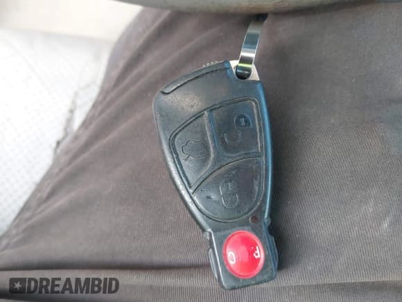 ✅ 2005 Mercedes-Benz C 320 • VIN: WDBRF64JX5F565631 • Лот: 41416724. Опубликован ранее на IAAI с пробегом 154 981 миль. Бесплатный доступ к архиву аукционных продаж из США и подробный отчёт об истории автомобиля на DreamBid. Изображение 11.