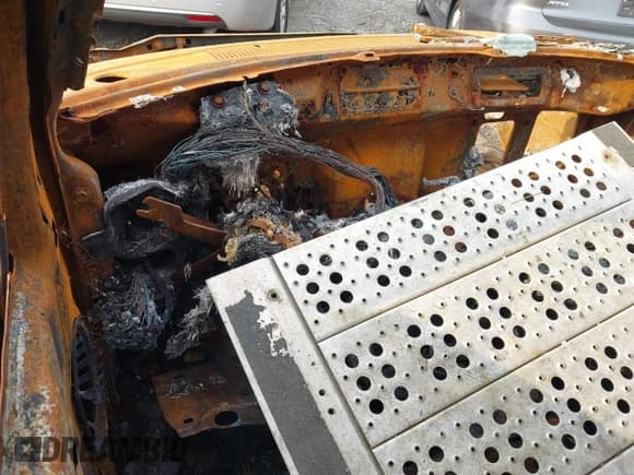 ✅ 1998 Ford Ranger XL • VIN: 1FTYR14C9WTA34075 • Lot: 43749004. Listed on IAAI with Not provided. Free auction sales archive from the USA and detailed vehicle history report at DreamBid. Image 7.