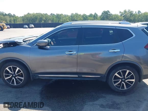 ✅ 2018 Nissan Rogue S • VIN: JN8AT2MT5JW488988 • Lot: 42740370. Listed on IAAI with 99,132 mi. Free auction sales archive from the USA and detailed vehicle history report at DreamBid. Image 14.