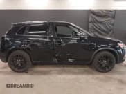 ✅ 2018 Mitsubishi Outlander ES • VIN: JA4AP3AU8JZ024640 • Lot: 42558619. Wystawiony na IAAI z przebiegiem 69 302 mil. Bezpłatny archiwum sprzedaży aukcyjnych z USA i szczegółowy raport historii pojazdu na DreamBid. Zdjęcie 6.