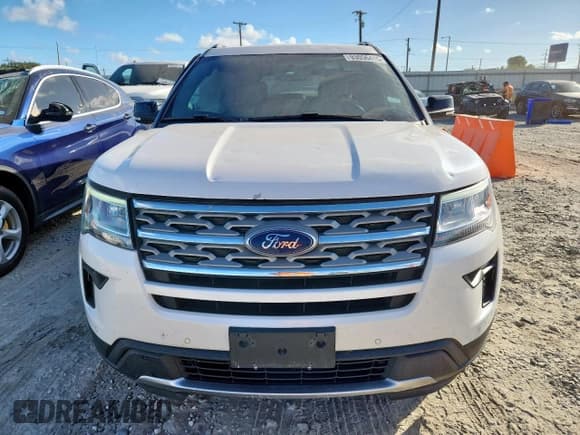 ✅ 2018 Ford Explorer XLT • VIN: 1FM5K7D82JGA66918 • Lot: 93056415. Wystawiony na Copart z przebiegiem 53 520 mil. Bezpłatny archiwum sprzedaży aukcyjnych z USA i szczegółowy raport historii pojazdu na DreamBid. Zdjęcie 5.