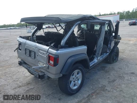 ✅ 2018 Jeep Wrangler Unlimited Sport S • VIN: 1C4HJXDG7JW170077 • Лот: 42019911. Опубликован ранее на IAAI с пробегом Не указан. Бесплатный доступ к архиву аукционных продаж из США и подробный отчёт об истории автомобиля на DreamBid. Изображение 4.